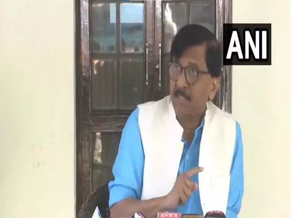 Sanjay Raut ने पीएम मोदी पर कटाक्ष किया