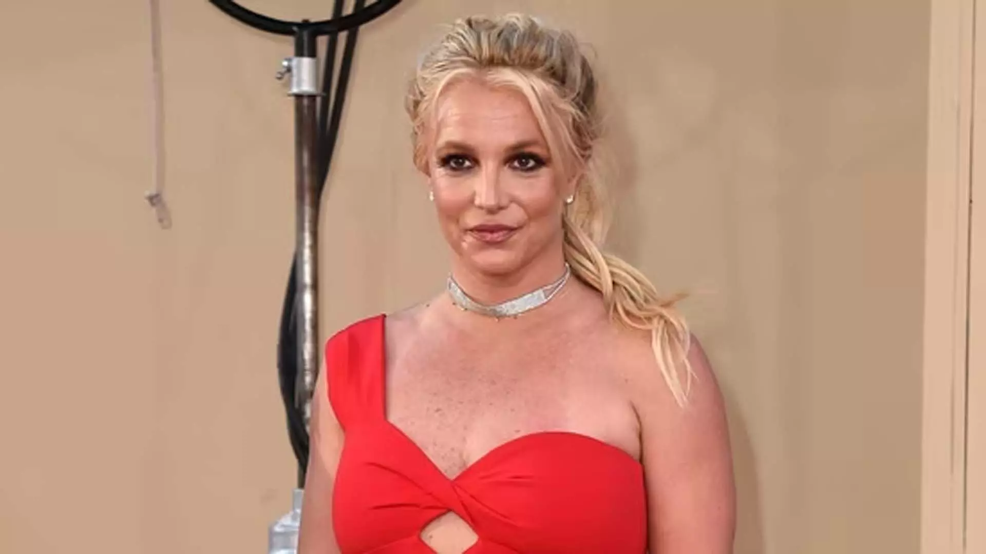 Britney Spears अपने जन्मदिन पर कानूनी रूप से सिंगल हो गईं