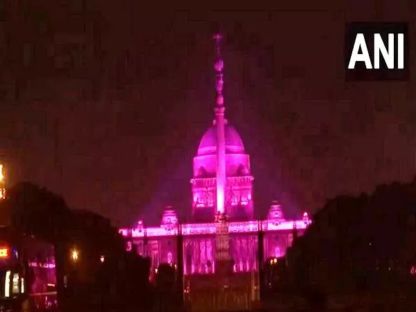 अंतर्राष्ट्रीय विकलांग दिवस के अवसर पर Rashtrapati Bhavan बैंगनी रोशनी से जगमगा उठा