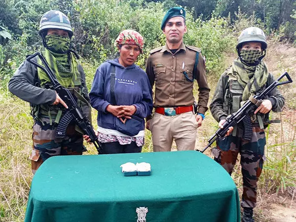 Assam Rifles ने आबकारी और नारकोटिक्स विभाग के साथ मिलकर 15 लाख रुपये की हेरोइन जब्त की