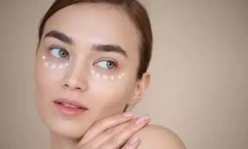 Skin Care: आंखों के नीचे सूजन या काले घेरों से निपटने के लिए ऐसे तैयार करें क्रीम Skin Care: आंखों के नीचे सूजन या काले घेरों से निपटने के लिए ऐसे तैयार करें क्रीम