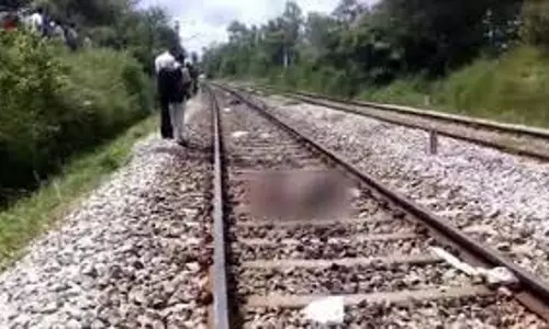 Jharkhand: रेलवे ट्रैक पर क्षत-विक्षत हालत में मिला,बुजुर्ग का शव, इलाके में हड़कंप
