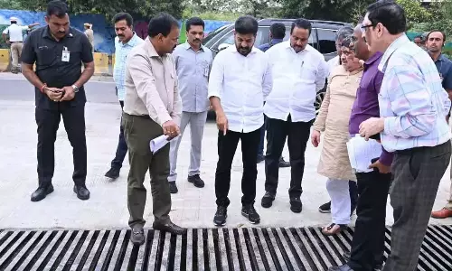Telangana: सीएम रेवंत ने झील में वर्षा जल संचयन कार्यों का निरीक्षण किया Telangana: सीएम रेवंत ने झील में वर्षा जल संचयन कार्यों का निरीक्षण किया