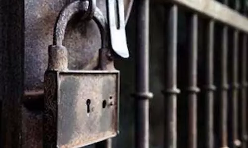 दो अपराधी पुलिस को चकमा देकर अदालत से भाग गए