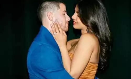 Priyanka Chopra, निक जोनास की शादी की सालगिरह की पार्टी Priyanka Chopra, निक जोनास की शादी की सालगिरह की पार्टी