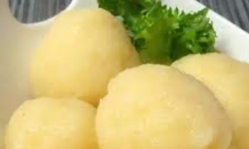 Recipe: सर्दियों में बनाएं स्टीम्ड आलू पिठा