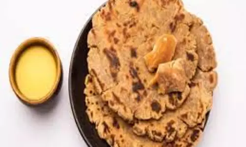 Jaggery Roti Benefit: सर्दियों में गुड़ की रोटी खाने के  फायदे