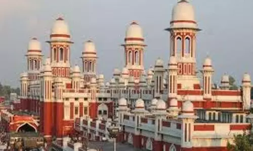 Lucknow: चारबाग स्टेशन की चारों पार्किंग निजी फर्मों के जिम्मे Lucknow: चारबाग स्टेशन की चारों पार्किंग निजी फर्मों के जिम्मे