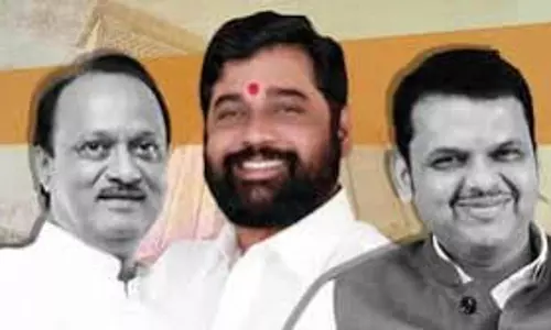 EVMs कई सीटों पर डाक मतपत्र के शुरुआती रुझान विरोधाभासी EVMs कई सीटों पर डाक मतपत्र के शुरुआती रुझान विरोधाभासी