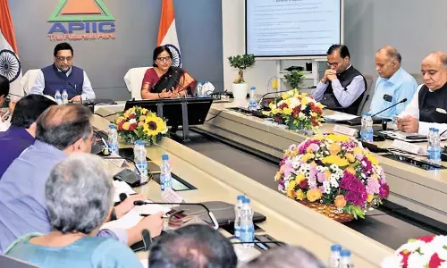Andhra-Telangana के अधिकारियों ने विभाजन के मुद्दे को सुलझाने के लिए बैठक की Andhra-Telangana के अधिकारियों ने विभाजन के मुद्दे को सुलझाने के लिए बैठक की