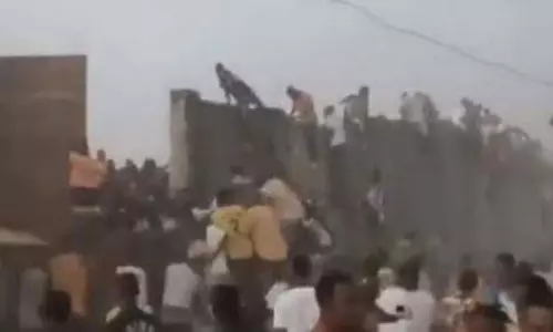 गिनी फुटबॉल मैच के दौरान हुई झड़पों के बाद मची भगदड़ में कम से कम 56 लोगों की मौत