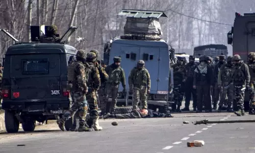 J&K: श्रीनगर के दाचीगाम जंगलों में मुठभेड़ शुरू J&K: श्रीनगर के दाचीगाम जंगलों में मुठभेड़ शुरू