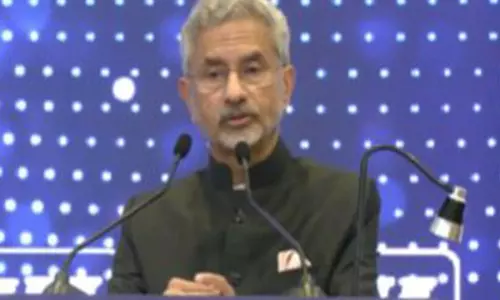 Jaishankar ने भारत के सामने बढ़ती चुनौतियों के बीच मजबूत वैश्विक भागीदारी का आह्वान किया Jaishankar ने भारत के सामने बढ़ती चुनौतियों के बीच मजबूत वैश्विक भागीदारी का आह्वान किया