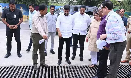 Telangana :  सीएम रेवंत ने लेक व्यू गेस्ट हाउस में वर्षा जल संचयन कार्यों का निरीक्षण किया