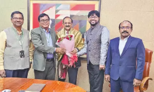 Telangana :  पीजेटीएयू के कुलपति ने एसबीआई प्रमुख को हीरक जयंती समारोह