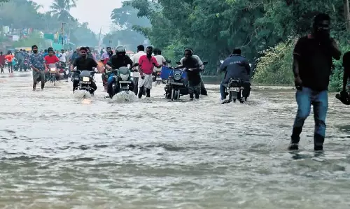 Chennai-Tiruchi राजमार्ग पर बाढ़, वाहन चालकों को 25 किलोमीटर का चक्कर लगाना पड़ा