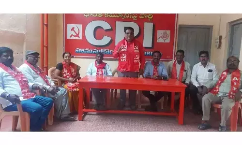 Telangana : सीपीआई ने रेल कोच फैक्ट्री का श्रेय लिया Telangana : सीपीआई ने रेल कोच फैक्ट्री का श्रेय लिया