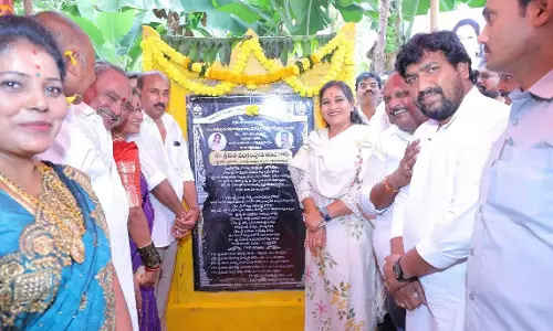 HM Anitha ने पयाकारोपेटा आंध्र प्रदेश में पानी की टंकी की नींव रखी HM Anitha ने पयाकारोपेटा आंध्र प्रदेश में पानी की टंकी की नींव रखी