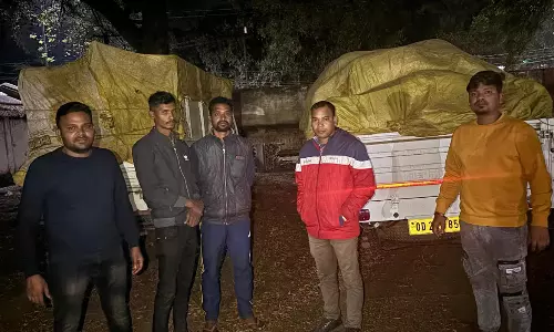 खेमड़ा जांच चौकी में 140 कट्टा धान जब्त खेमड़ा जांच चौकी में 140 कट्टा धान जब्त