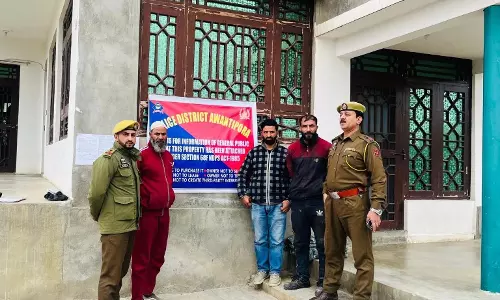 पुलिस ने अवंतीपोरा में NDPS अधिनियम के तहत ड्रग तस्कर की संपत्ति जब्त की पुलिस ने अवंतीपोरा में NDPS अधिनियम के तहत ड्रग तस्कर की संपत्ति जब्त की