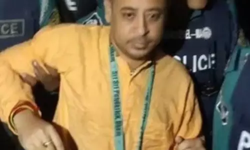 Bangladesh: वकीलों ने चिन्मय दास का प्रतिनिधित्व करने से किया इनकार, जमानत पर सुनवाई 2 जनवरी तक टली