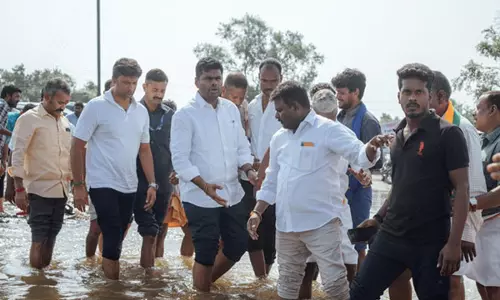 चक्रवात फेंगल: BJP के के. अन्नामलाई ने बाढ़ से निपटने के लिए कार्रवाई का किया आग्रह चक्रवात फेंगल: BJP के के. अन्नामलाई ने बाढ़ से निपटने के लिए कार्रवाई का किया आग्रह