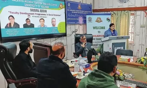 VC: केयू क्षेत्रीय उच्च शिक्षा में बदलाव लाने के लिए शिक्षकों को उपकरण उपलब्ध कराता VC: केयू क्षेत्रीय उच्च शिक्षा में बदलाव लाने के लिए शिक्षकों को उपकरण उपलब्ध कराता