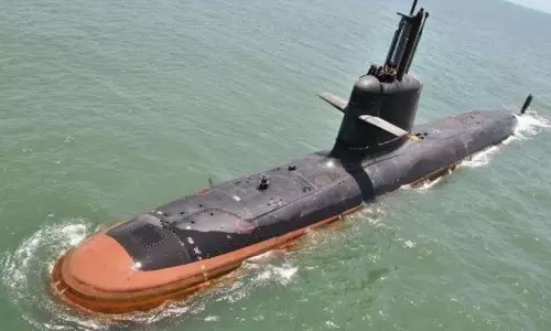 Arabian Sea: मछली पकड़ने वाली नाव पनडुब्बी से टकराई, 2 नाविकों की मौत