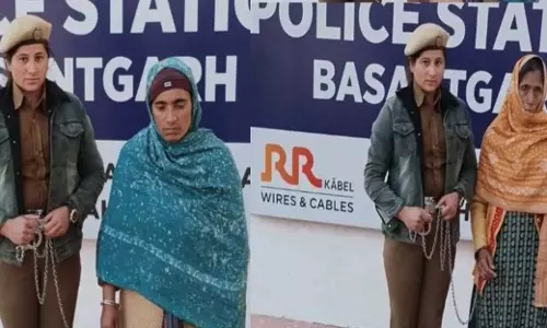 उधमपुर में PSA के तहत दो महिला आतंकवादी सहयोगियों को हिरासत में लिया गया उधमपुर में PSA के तहत दो महिला आतंकवादी सहयोगियों को हिरासत में लिया गया