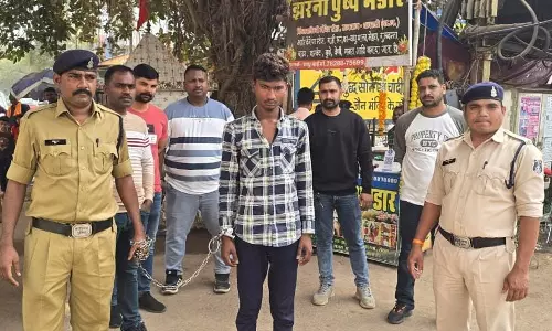 गौशाला मैदान में चाकू के साथ युवक गिरफ्तार