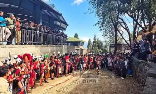 Nagaland : किसामा में हॉर्नबिल पारंपरिक शॉटपुट प्रतियोगिता आयोजित की गई