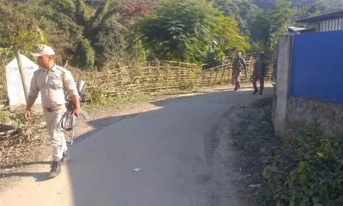 Manipur : इंफाल में हथियारों के साथ तीन गिरफ्तार