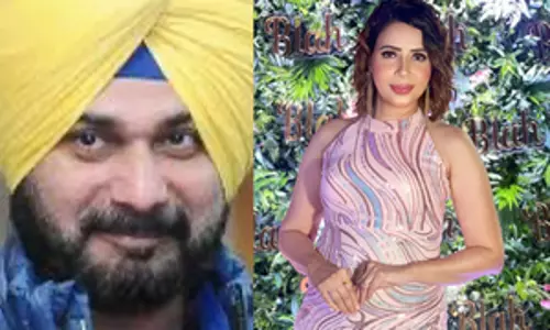 कैंसर सर्वाइवर Rozlyn Khan ने नवजोत सिंह सिद्धू के खिलाफ कानूनी नोटिस पर अपनी प्रतिक्रिया दी कैंसर सर्वाइवर Rozlyn Khan ने नवजोत सिंह सिद्धू के खिलाफ कानूनी नोटिस पर अपनी प्रतिक्रिया दी