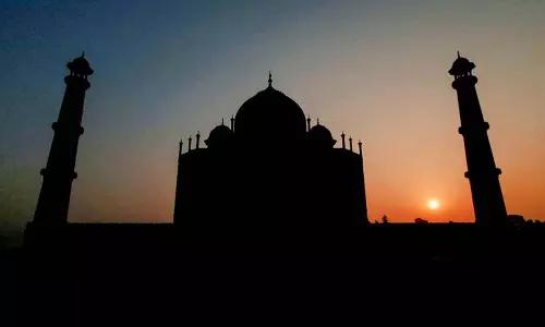UP: ताजमहल में बम की अफवाह झूठी निकली