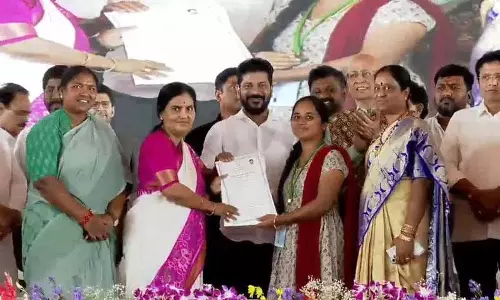 Telangana: नवनियुक्त शिक्षकों को अभी तक नहीं मिला पहला वेतन Telangana: नवनियुक्त शिक्षकों को अभी तक नहीं मिला पहला वेतन