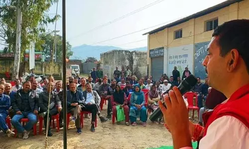Pathania ने जिला महिला कल्याण समितियों के नियमितीकरण के लिए ठोस नीति की मांग की