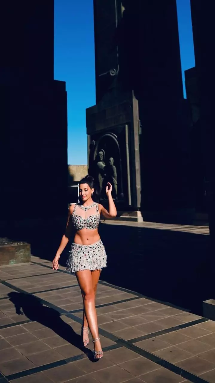 नोरा फ़तेही नजर आई बोल्ड