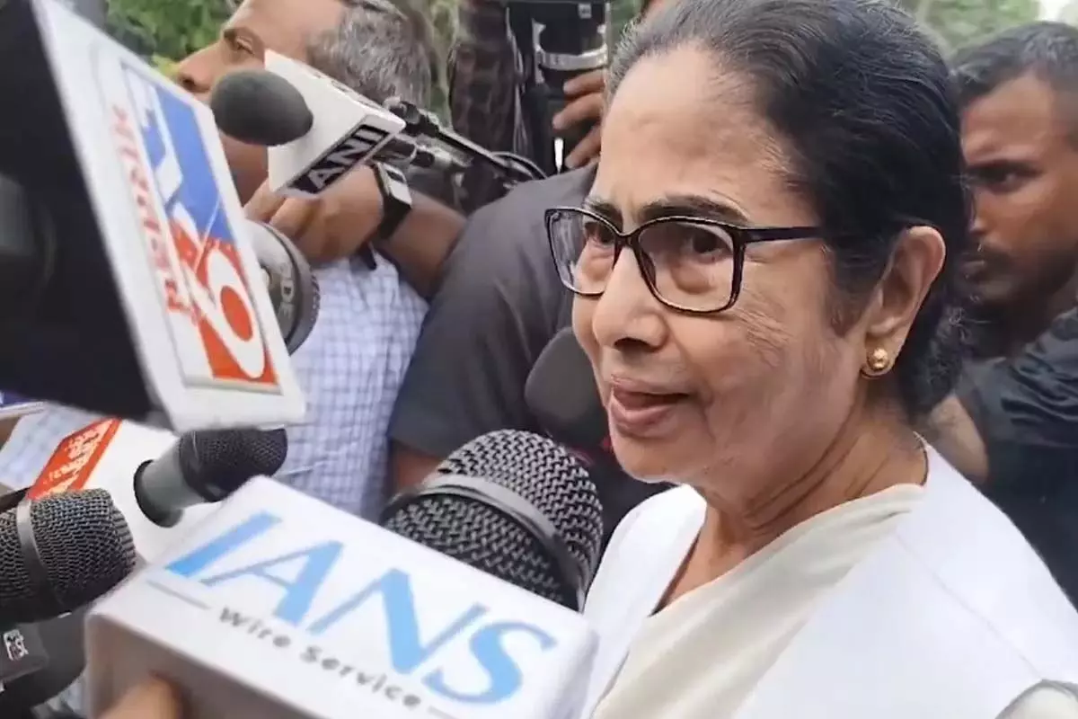 पानी चोरी करने वालों के खिलाफ कड़ी कार्रवाई की जाएगी: Mamata