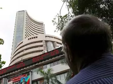 Stock market: सेंसेक्स 300 अंक चढ़ा, निफ्टी 24,450 से ऊपर; स्विगी 5% चढ़ा