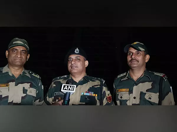 बांग्लादेश में बढ़ते तनाव के बीच भारत-बांग्लादेश सीमा पर BSF हाई अलर्ट पर