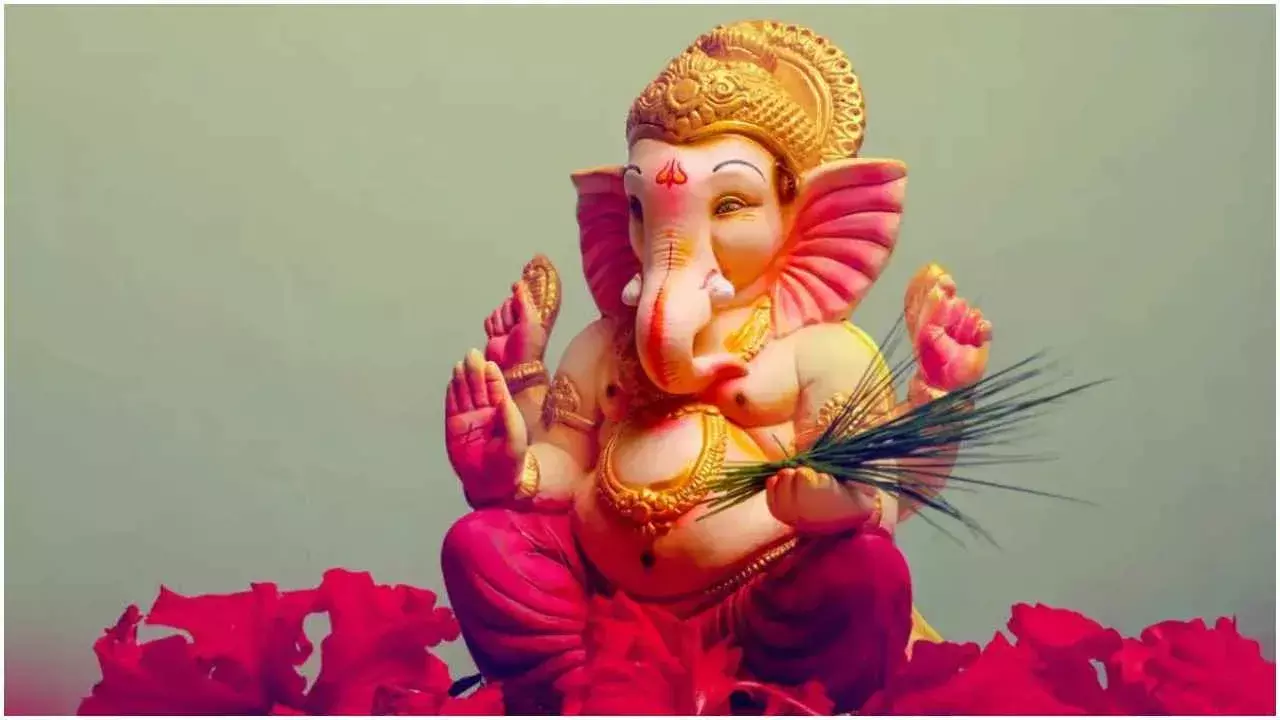 Ganesh Chalisa: बुधवार को करें ये उपाय, गणेश जी का मिलेगा आशीर्वाद