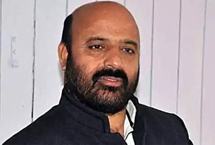 Bali Bhagat ने कर्मचारियों की बर्खास्तगी पर डॉ अब्दुल्ला की टिप्पणी की निंदा की