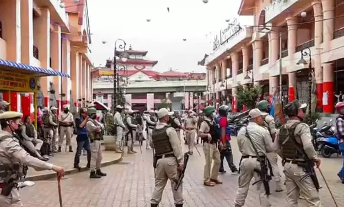 Manipur: एहतियात के तौर पर मोबाइल इंटरनेट दो दिन के लिए निलंबित Manipur: एहतियात के तौर पर मोबाइल इंटरनेट दो दिन के लिए निलंबित