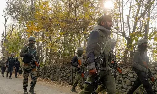 J&K: नागरिक हमलों में शामिल लश्कर-ए-तैयबा कमांडर श्रीनगर में मारा गया J&K: नागरिक हमलों में शामिल लश्कर-ए-तैयबा कमांडर श्रीनगर में मारा गया