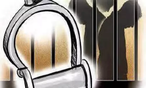 Tamil Nadu: धोखाधड़ी के आरोप में बेंगलुरु के दो निवासी गिरफ्तार Tamil Nadu: धोखाधड़ी के आरोप में बेंगलुरु के दो निवासी गिरफ्तार