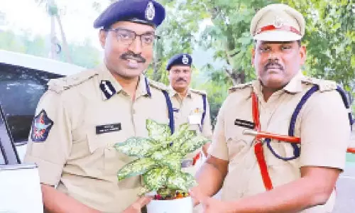 Andhra: ईगल टीम के निदेशक ने पलनाडु एसपी से मुलाकात की