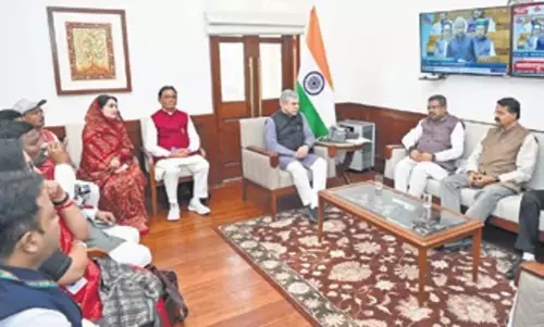 Minister Ashwini Vaishnaw: रायगडा में नए रेलवे डिवीजनल मुख्यालय के लिए निविदा जारी Minister Ashwini Vaishnaw: रायगडा में नए रेलवे डिवीजनल मुख्यालय के लिए निविदा जारी