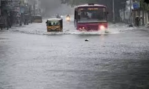 चक्रवात से क्षतिग्रस्त सड़कों की मरम्मत का काम शुरू
