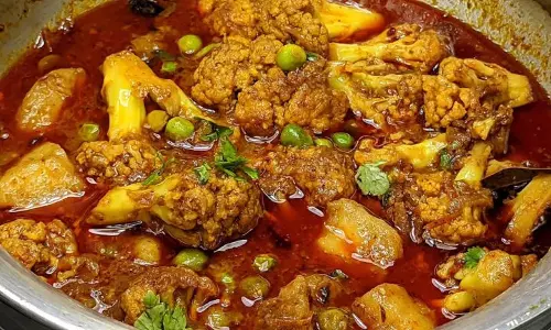 Dinner में बनाएं आलू गोभी की सब्जी, बेहद आसान है तरीका