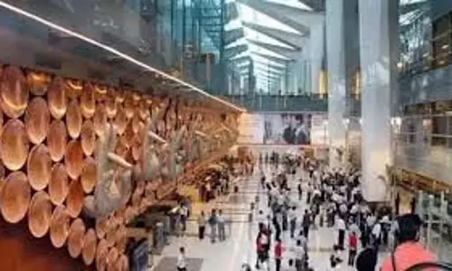 AAI ने दिल्ली हवाईअड्डा परिचालक डायल को कारण बताओ नोटिस जारी किया AAI ने दिल्ली हवाईअड्डा परिचालक डायल को कारण बताओ नोटिस जारी किया